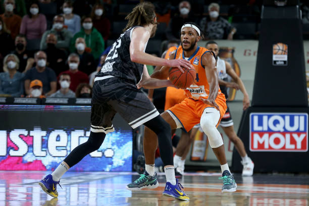 力显然让布 力显然让布